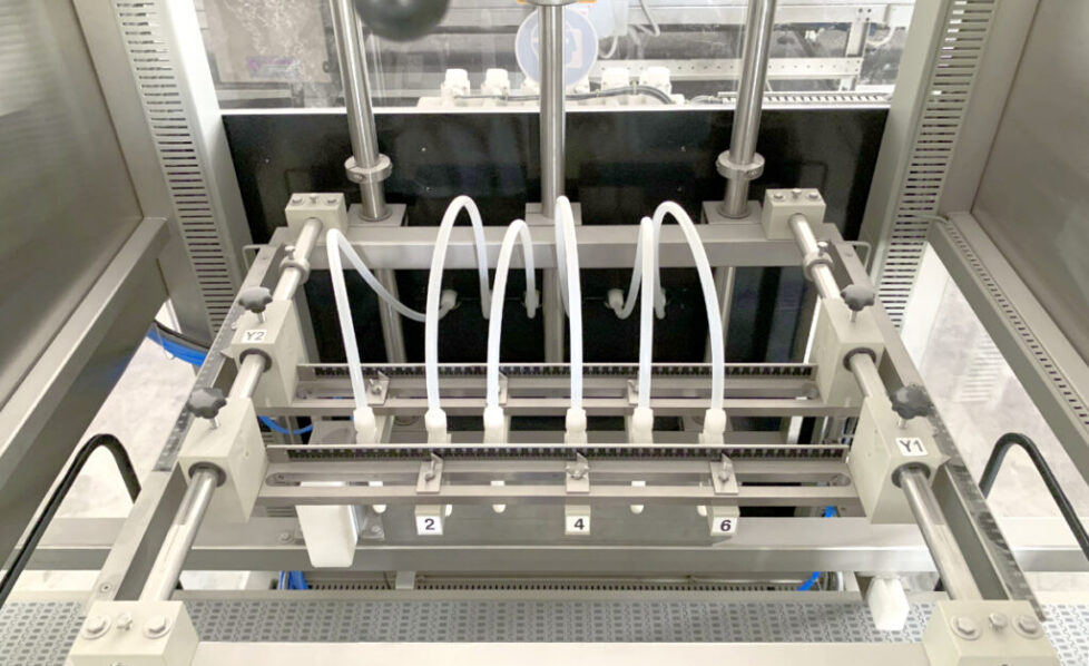 Initial_Acid_Filling Initial acid filling machine to fill the diluted acid into the batteries before the charging. Available for car and truck batteries.